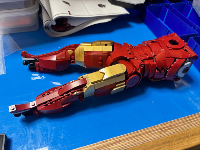 Jarvis, locate my arms and head!