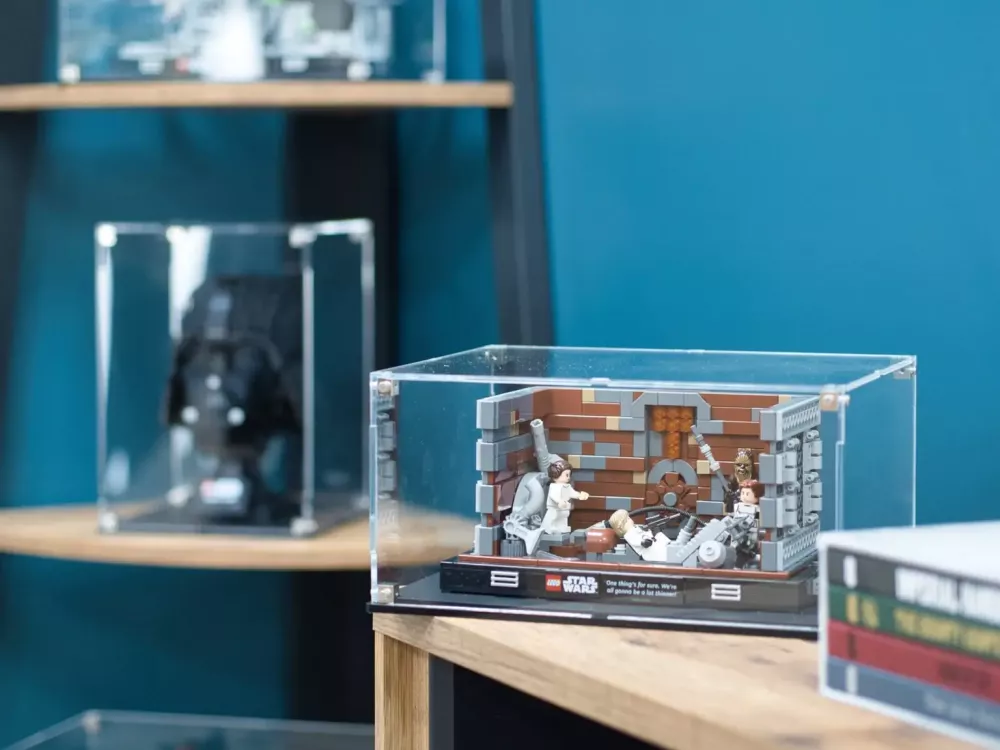 Displaying LEGO in a small room