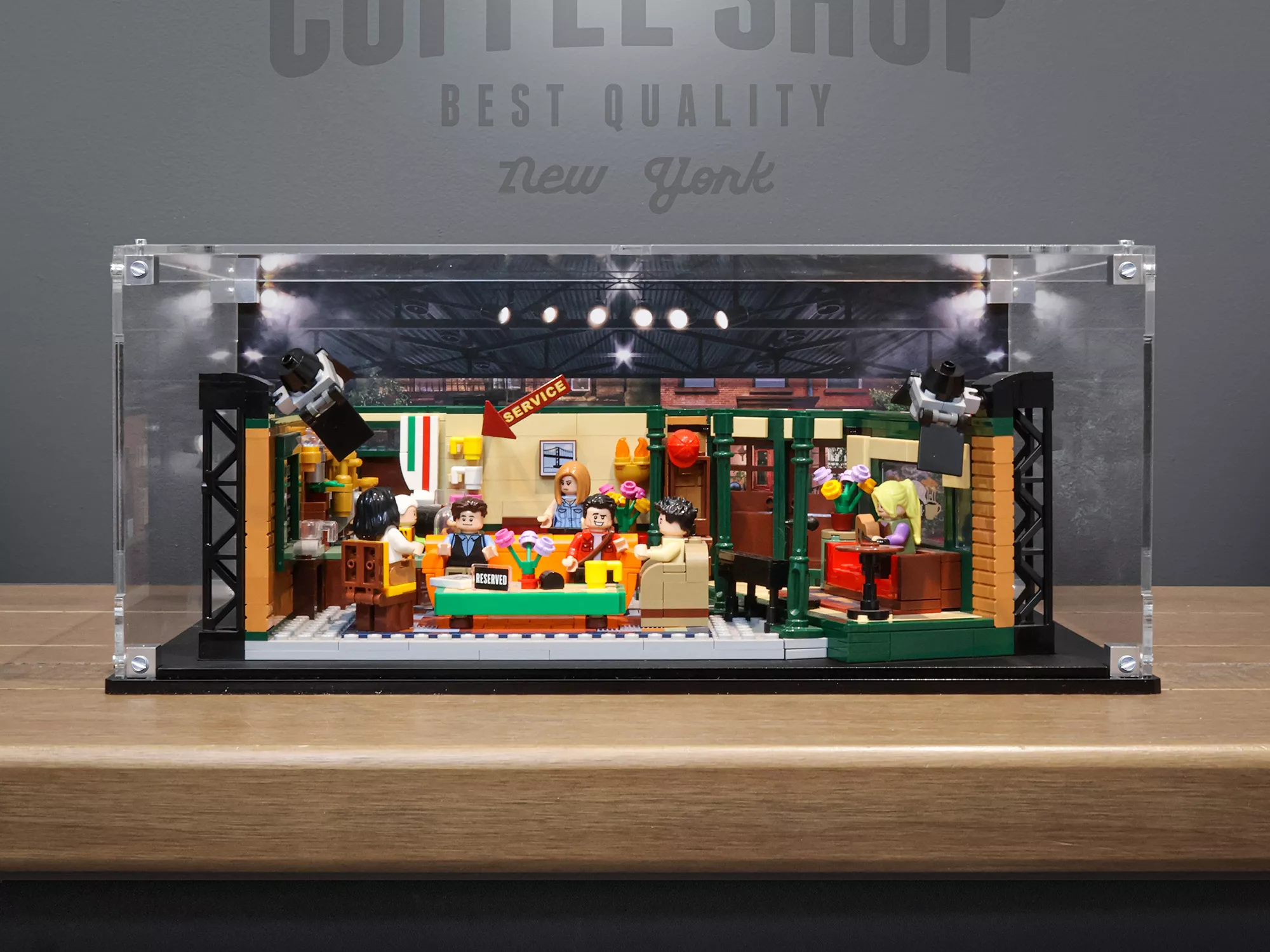 LEGO® Ideas: Friends Central Perk (21319) Display Case