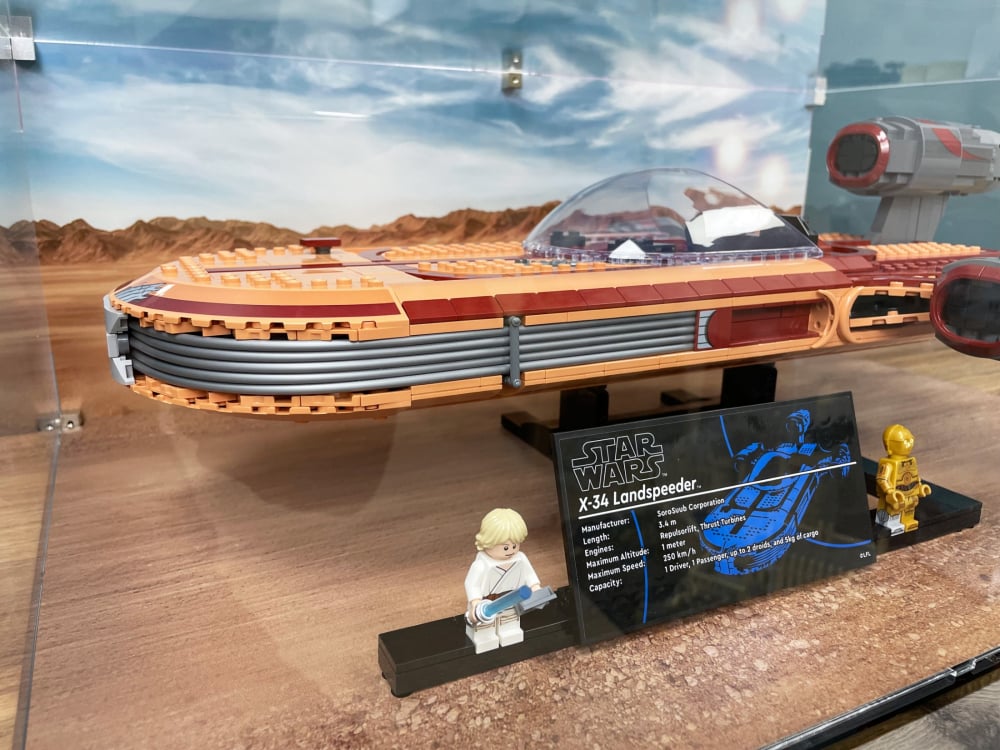 UCS Luke store Landspeeder