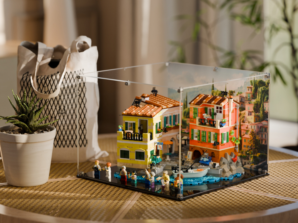 LEGO® Italian Riviera (21359) Display Case