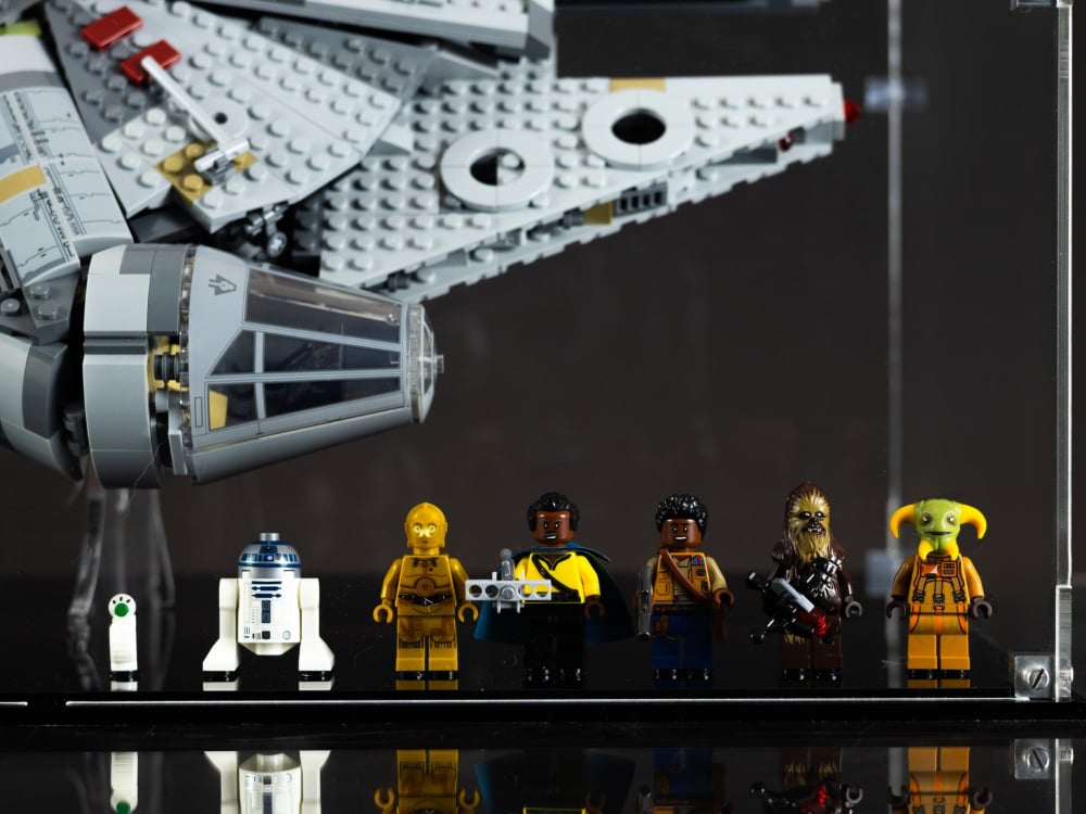 LEGO® Millennium Falcon™ (75257) Display Case