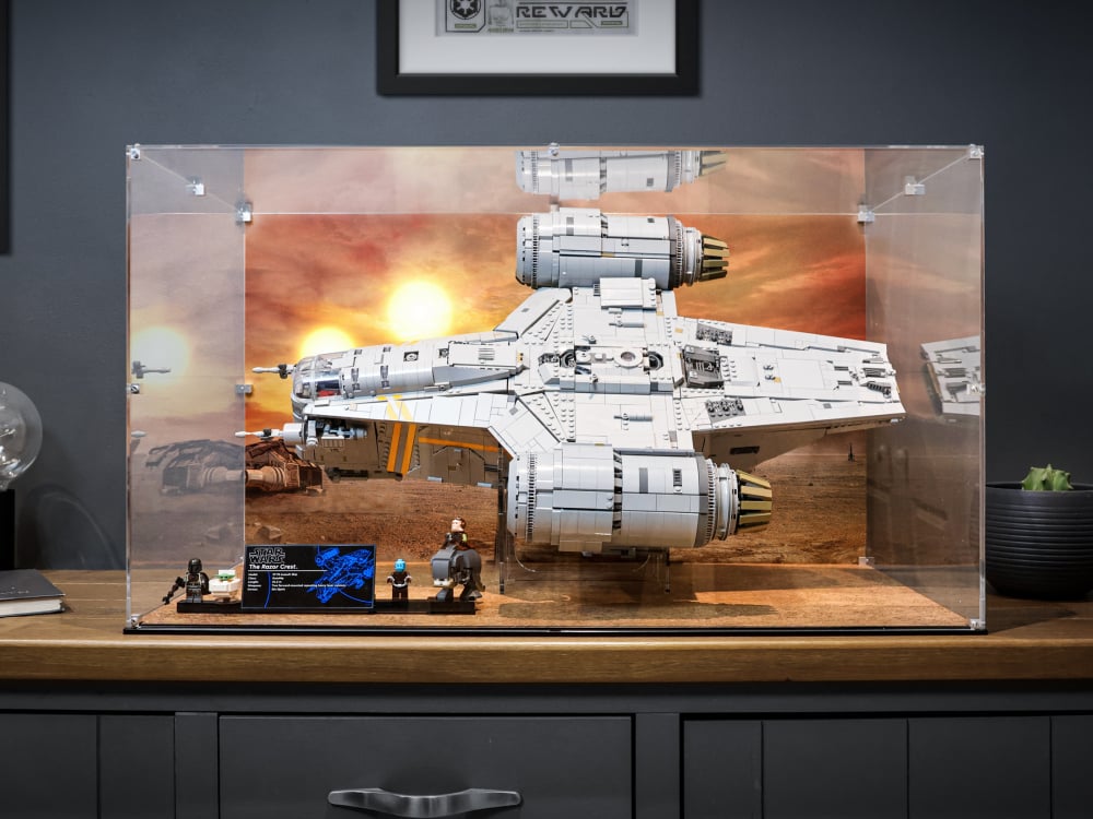LEGO® Star Wars™ UCS The Razor Crest™ (75331) Display Case