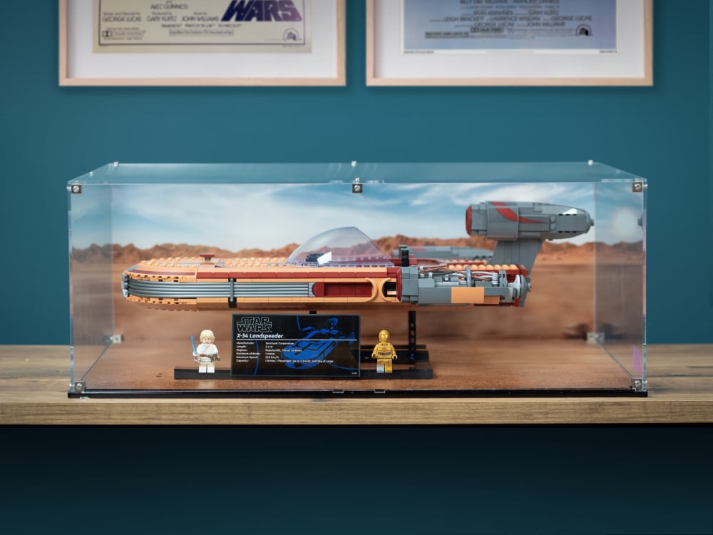 LEGO® Star Wars™ UCS Luke Skywalker’s Landspeeder™ Display Case (75341)