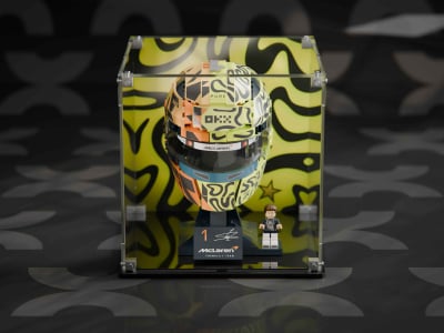 LEGO® Lando Norris Helmet (43023) Display Case