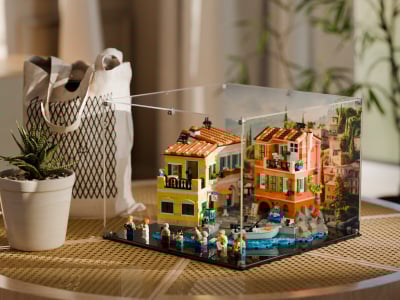 LEGO® Italian Riviera (21359) Display Case