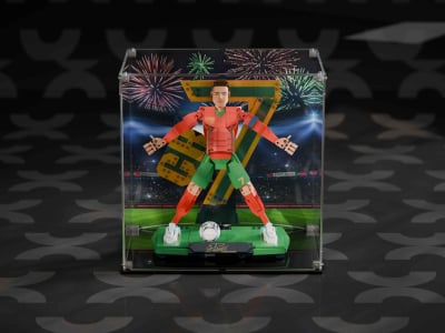 LEGO® Cristiano Ronaldo – Football Legend (43016) Display Case