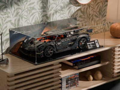 LEGO® Koenigsegg Sadair's Spear Megacar (42232) Display Case