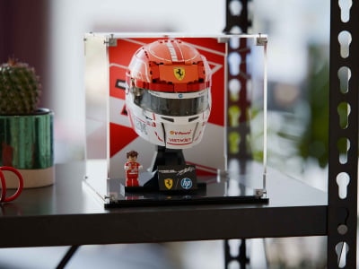 LEGO® Scuderia Ferrari HP Charles Leclerc Helmet (43014) Display Case
