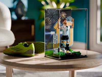 LEGO® Lionel Messi – Football Legend (43015) Display Case