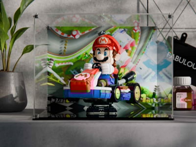 LEGO® Mario Kart - Mario & Standard Kart (72037) Display Case