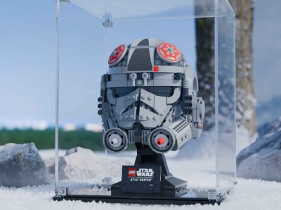 LEGO® AT-AT Driver™ Helmet (75429) Display Case