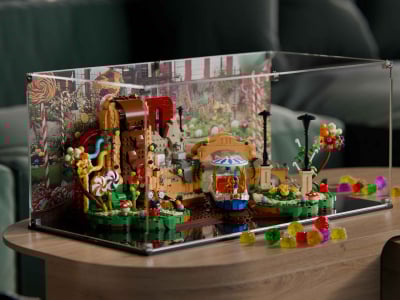 LEGO® Willy Wonka & the Chocolate Factory (21360) Display Case