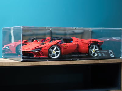 LEGO® Technic: Ferrari Daytona SP3 (42143) Display Case