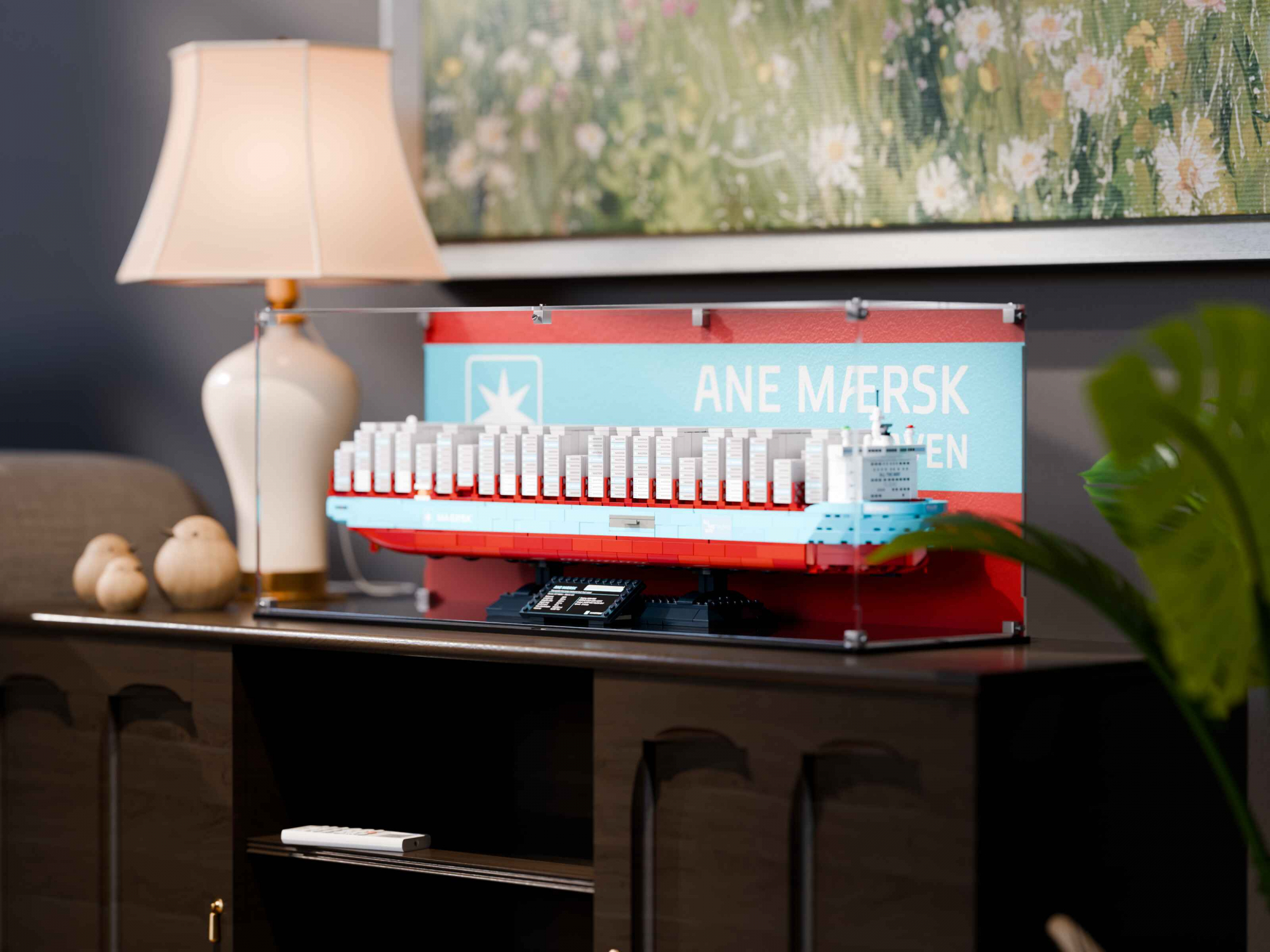 LEGO® Maersk Dual-Fuel Container Vessel (40955) Display Case