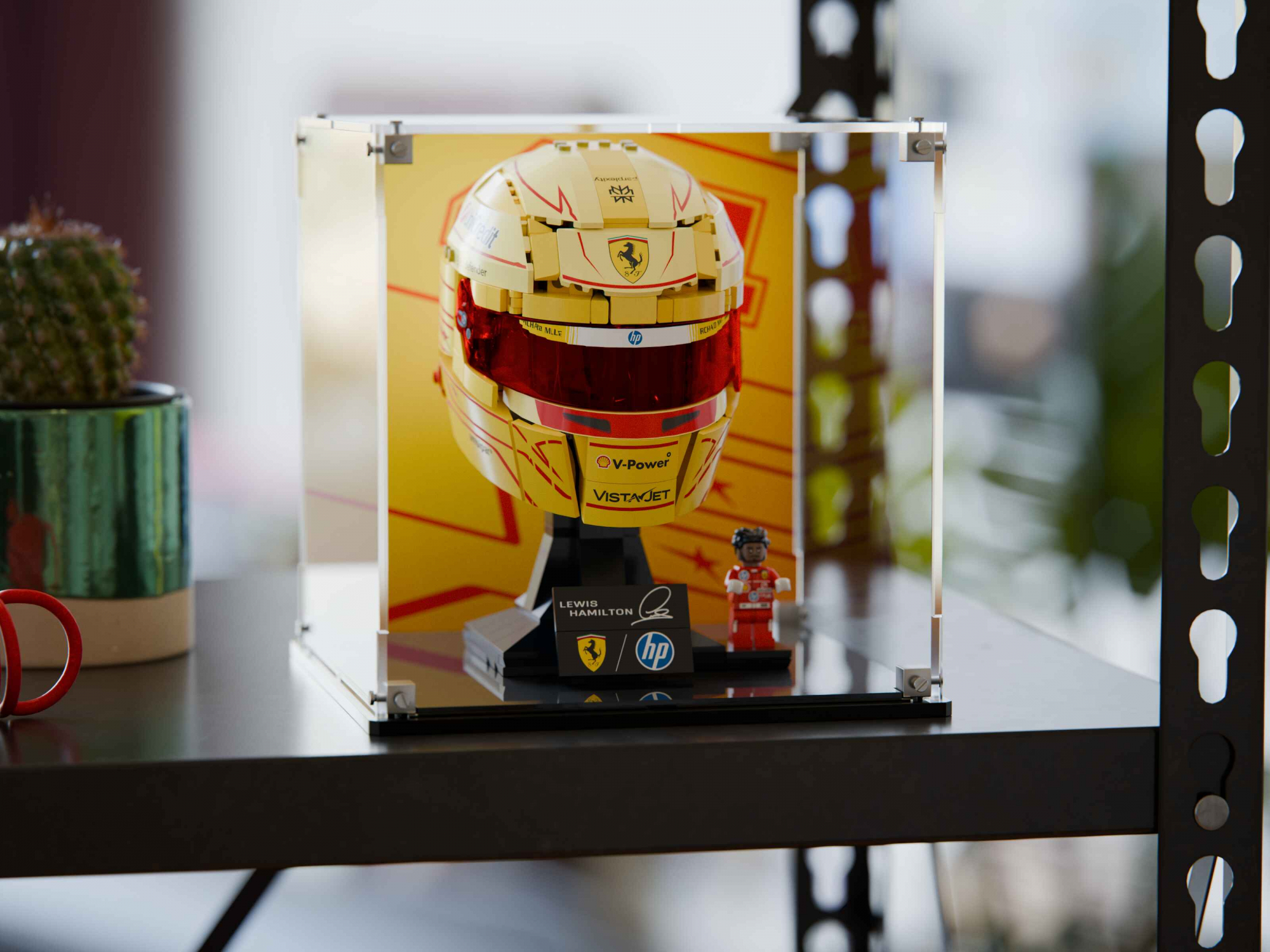 LEGO® Scuderia Ferrari HP Lewis Hamilton Helmet (43022) Display Case