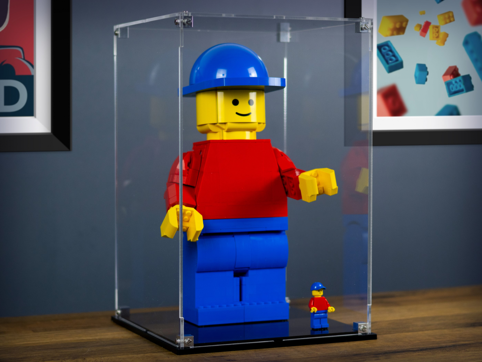 Up-Scaled LEGO® Minifigure (40649) Display Case