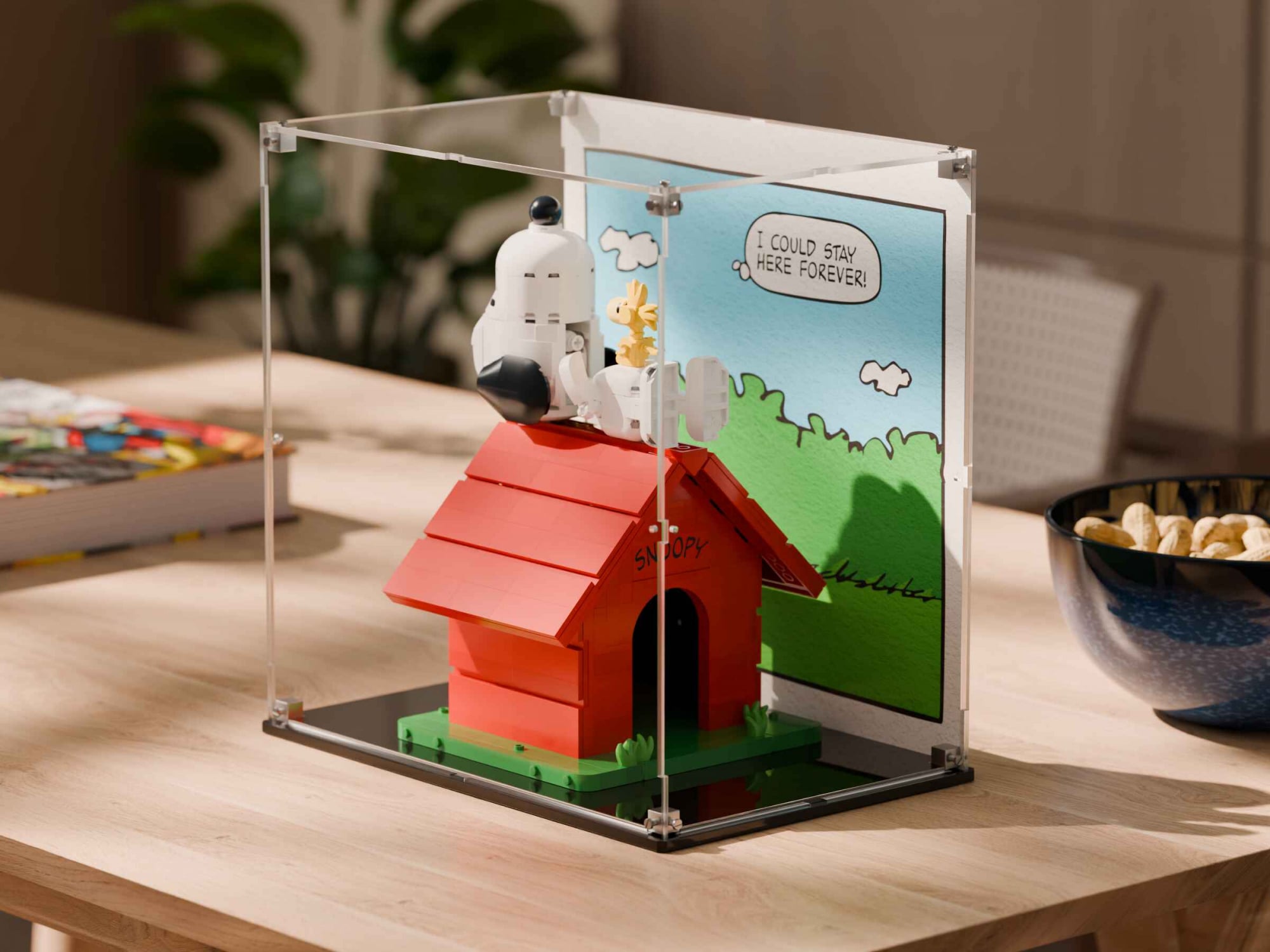 LEGO® Peanuts: Snoopy's Doghouse (21368) Display Case