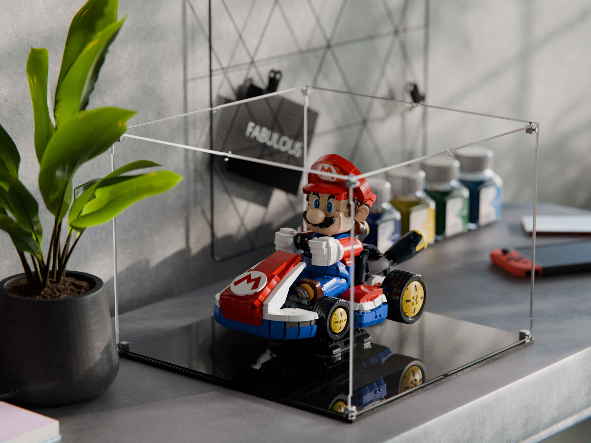 Mario Display Set LEGO® Mario Kart - Mario & Standard Kart (72037) Display Case