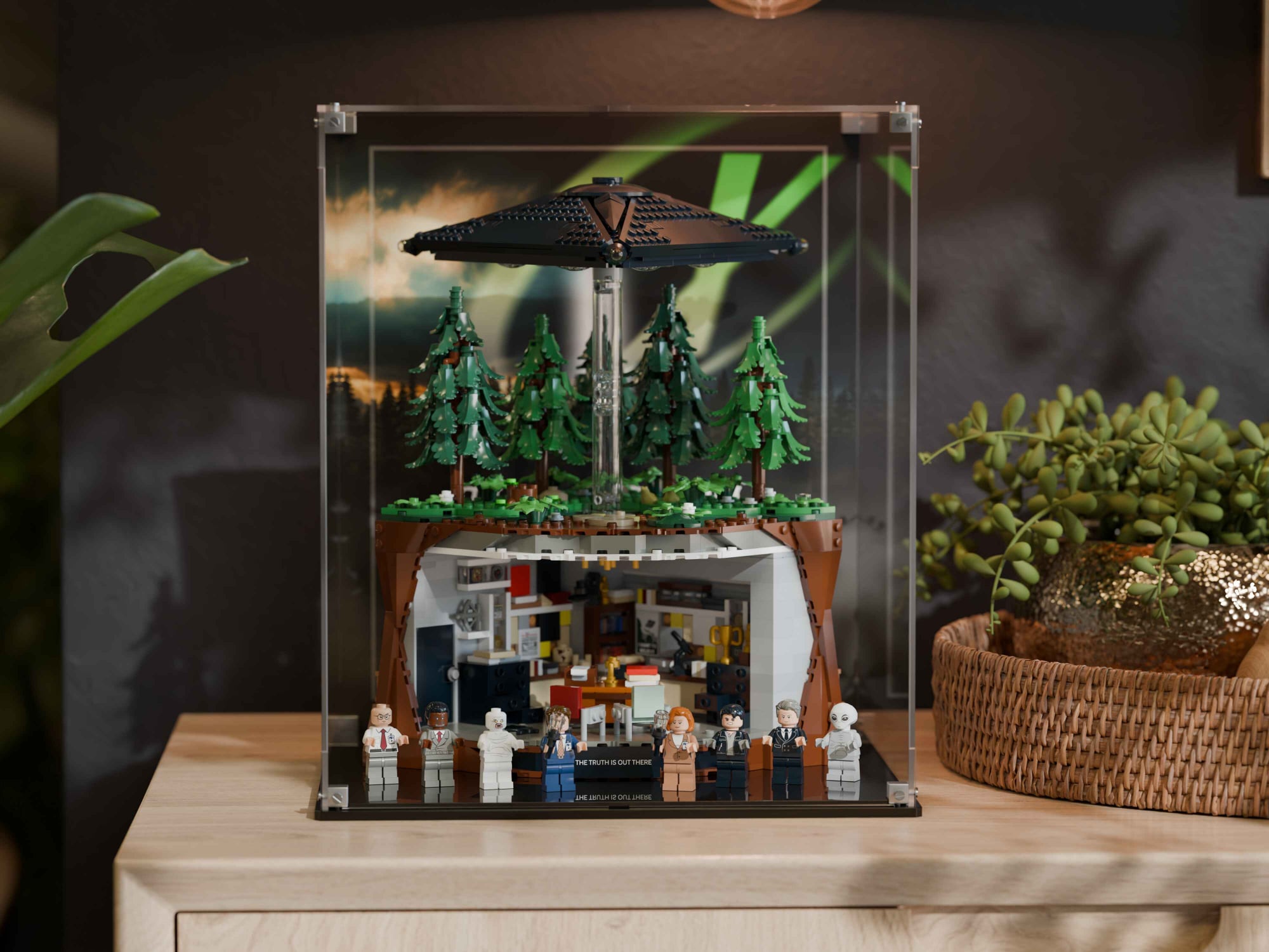 LEGO® The X-Files (21369) Display Case