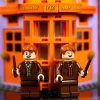 LEGO® Diagon Alley™: Weasleys' Wizard Wheezes™ (76422) Display Case