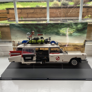 Review image from customer of the LEGO® Creator: Ghostbusters ECTO-1 Display Case (10274)