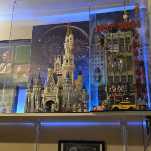 Review image from customer of the LEGO® Marvel: Daily Bugle (76178) Display Case