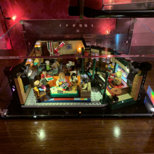 Review image from customer of the LEGO® Ideas: Friends Central Perk (21319) Display Case