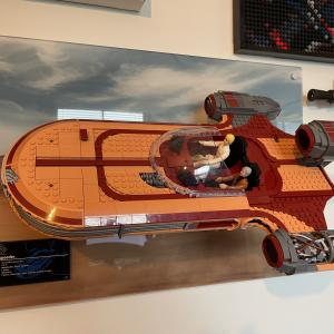 Review image from customer of the Wall Art Mount for LEGO® Star Wars™ UCS Luke Skywalker’s Landspeeder™ (75341)