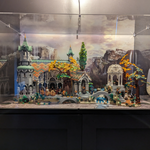 Review image from customer of the LEGO® The Lord of the Rings: Rivendell (10316) Display Case