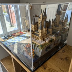 Review image from customer of the LEGO® Hogwarts™ Castle and Grounds (76419) Display Case