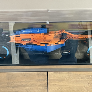 Review image from customer of the LEGO® McLaren Formula 1™ Race Car (42141) Display Case