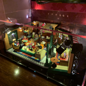 Review image from customer of the LEGO® Ideas: Friends Central Perk (21319) Display Case