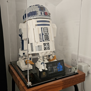 Review image from customer of the LEGO® Star Wars™ UCS: R2-D2 (75308) Display Case