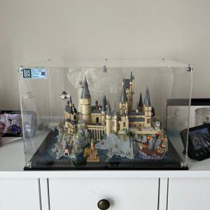 Review image from customer of the LEGO® Hogwarts™ Castle and Grounds (76419) Display Case