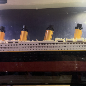 Review image from customer of the LEGO® Titanic (10294) Display Case