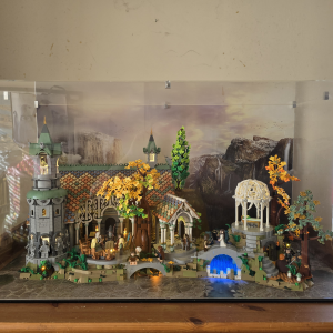 Review image from customer of the LEGO® The Lord of the Rings: Rivendell (10316) Display Case