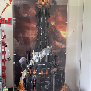 Review image from customer of the LEGO® The Lord of the Rings: Barad-dûr™ (10333) Display Case