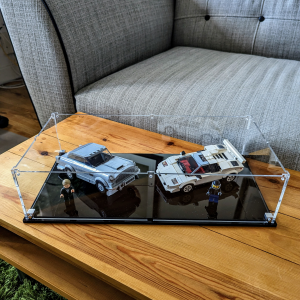 Review image from customer of the LEGO® Speed Champions - The Fast Saga - Nissan Skyline GT-R (76917) and Dodge Charger R/T (76912) Display Case