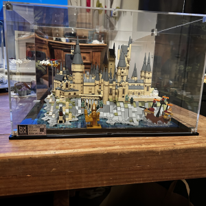 Review image from customer of the LEGO® Hogwarts™ Castle and Grounds (76419) Display Case