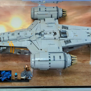 Review image from customer of the LEGO® Star Wars™ UCS The Razor Crest™ (75331) Display Case