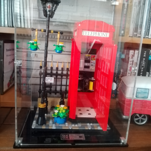 Review image from customer of the LEGO® Red London Telephone Box (21347) Display Case