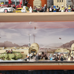 Review image from customer of the LEGO® Star Wars™ Mos Eisley Cantina (75290) Display Case