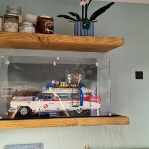 Review image from customer of the LEGO® Creator: Ghostbusters ECTO-1 Display Case (10274)