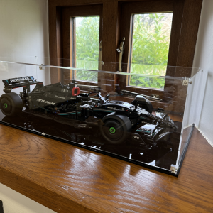 Review image from customer of the LEGO® Mercedes-AMG F1 W14 E Performance (42171) Display Case