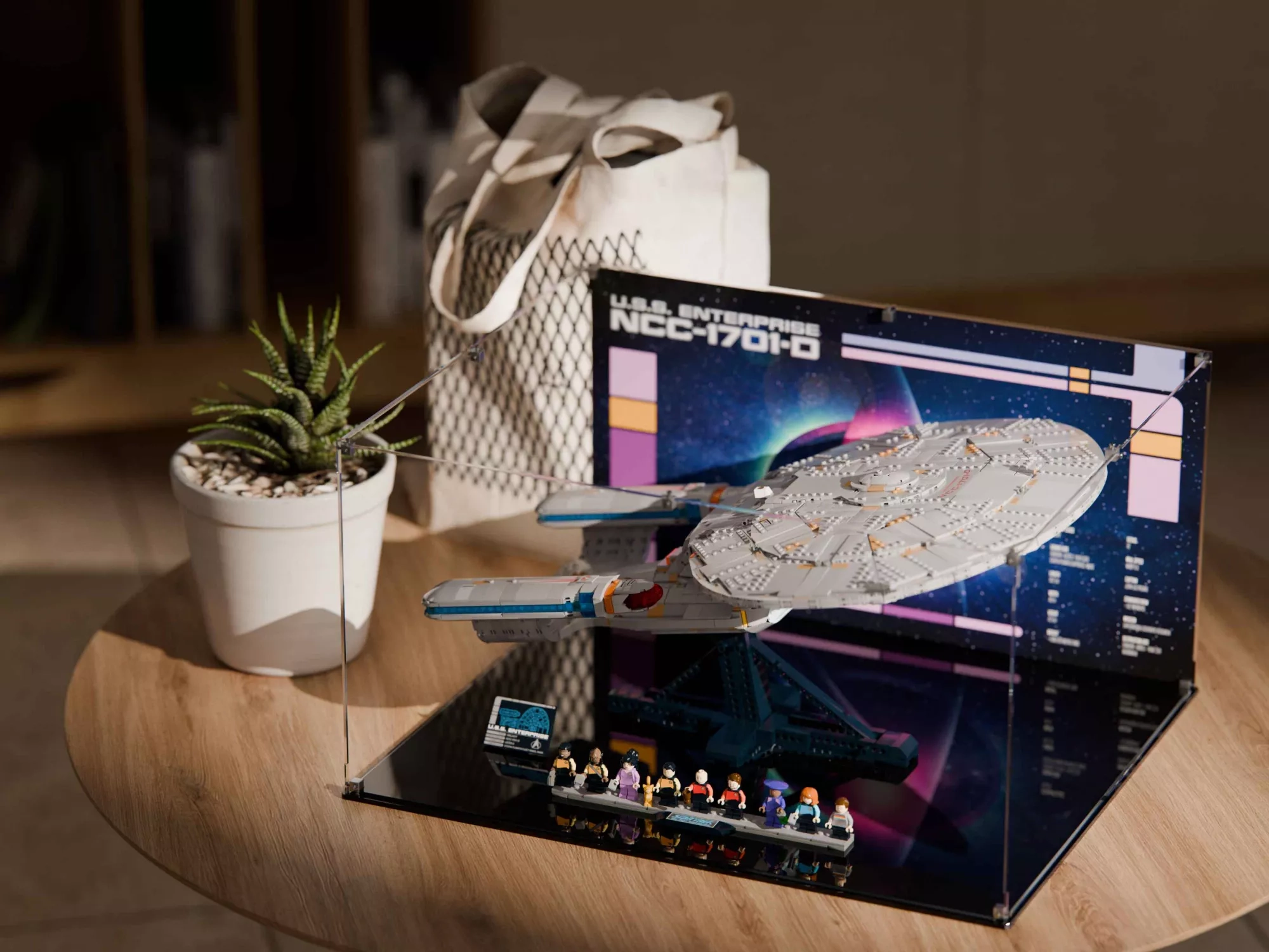Image of the LEGO® Star Trek: U.S.S. Enterprise NCC-1701-D (10356) Set Review